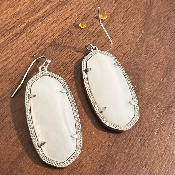 Kendra Scott Silver Elle Drop Earrings in White Mother-of-Pearl - Picture 6 of 8
